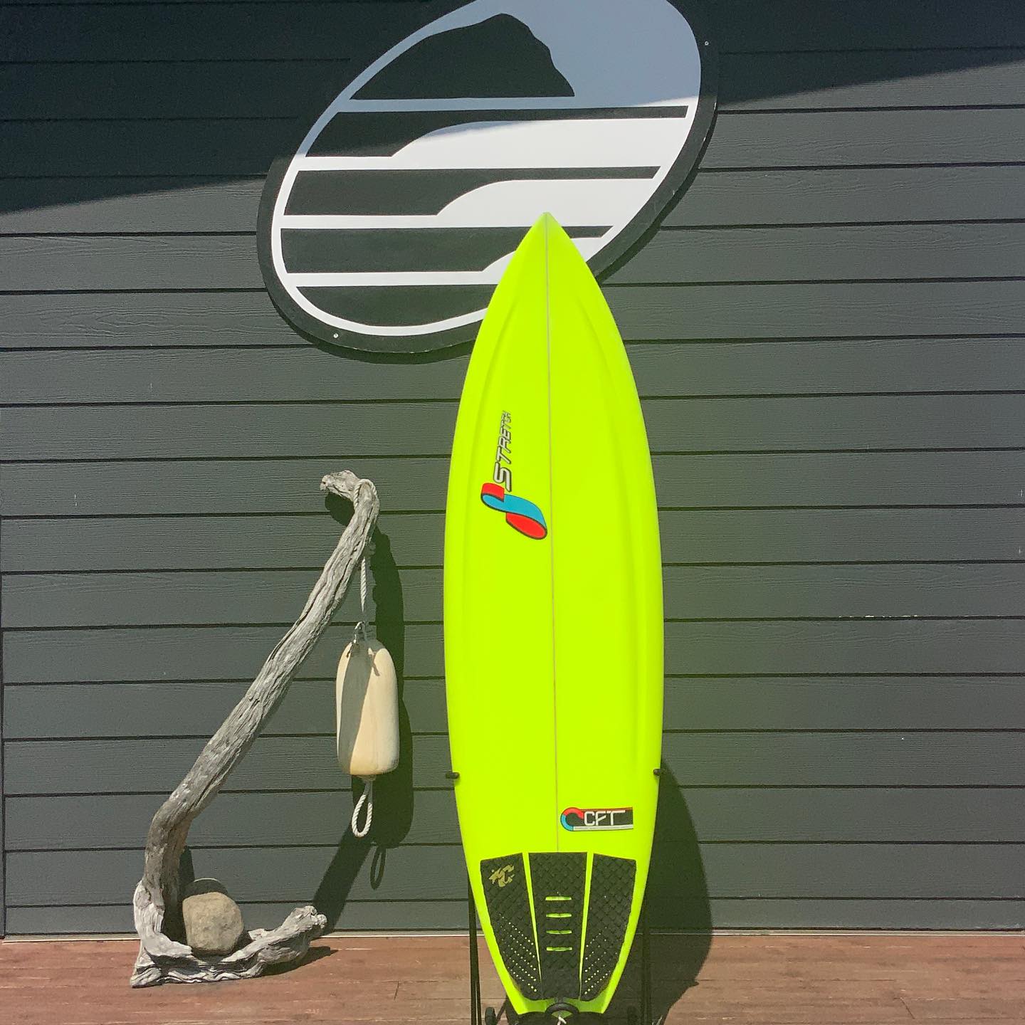 Stretch Buzz Saw CFT 5'9 x 19 ⅛ x 2 ⅕ Surfboard • LIKE NEW 