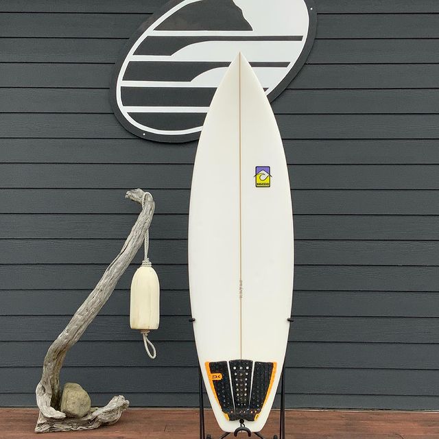 Load image into Gallery viewer, North West Surf Design All Around Shorty 5&#39;10 x 19 ¾ x 2 ¾ Surfboard • USED
