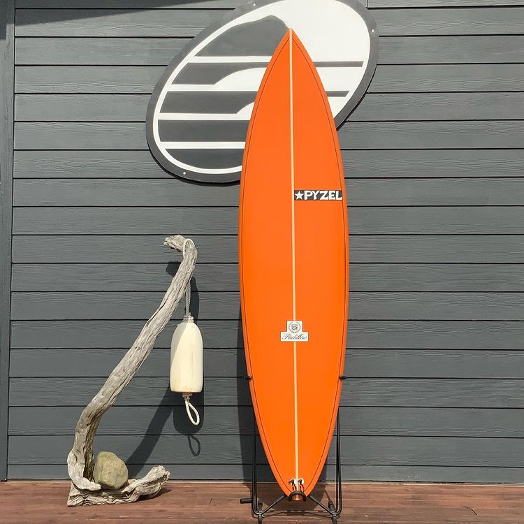 Load image into Gallery viewer, Pyzel Padillac 6&#39;10 x 19 ¾ x 2 ¾ Surfboard • LIKE NEW
