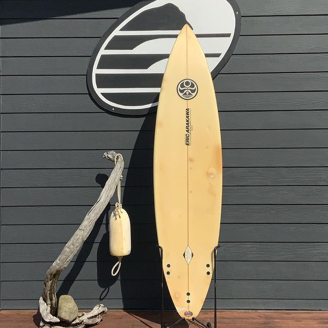 Load image into Gallery viewer, Arakawa M200 7&#39;0 x 19 ⅛ x 2 ⅔ Surfboard • USED
