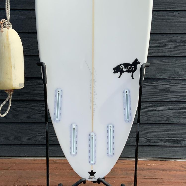 Load image into Gallery viewer, Superbrand PigDog 6&#39;0 x 19 ¾ x 2 ½ Surfboard • USED
