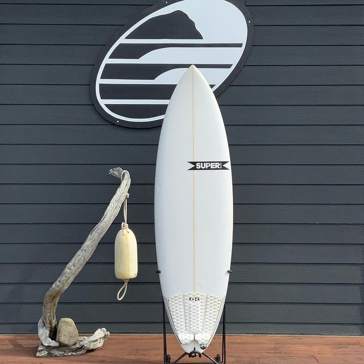 Load image into Gallery viewer, Superbrand PigDog 6&#39;0 x 19 ¾ x 2 ½ Surfboard • USED
