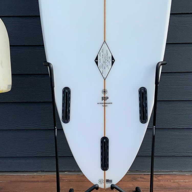 Load image into Gallery viewer, Arakawa Rounded Pin 7&#39;0 x 20 ¾ x 2 ¾ Surfboard • USED
