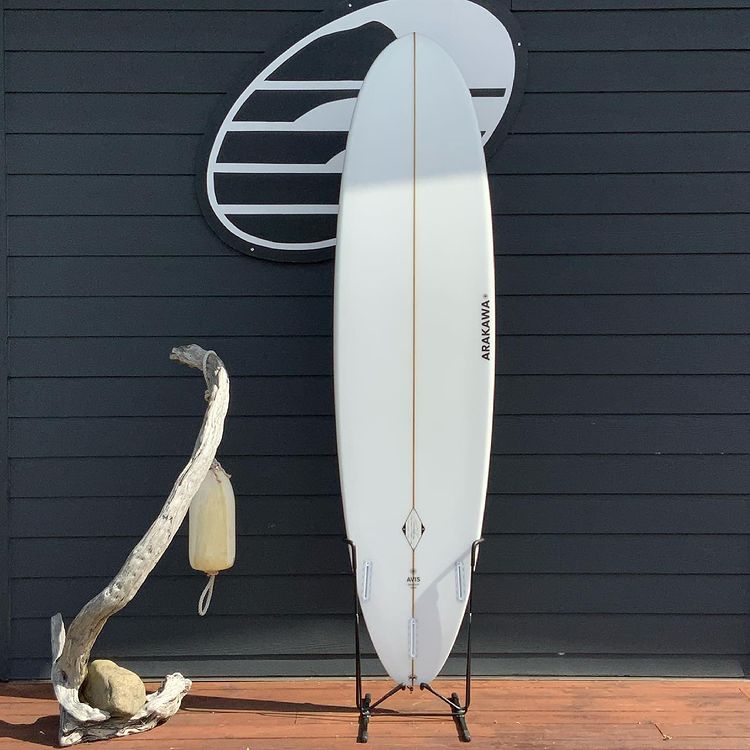 Load image into Gallery viewer, Arakawa Avis 7&#39;6 x 21 ¾ x 3 Surfboard • USED
