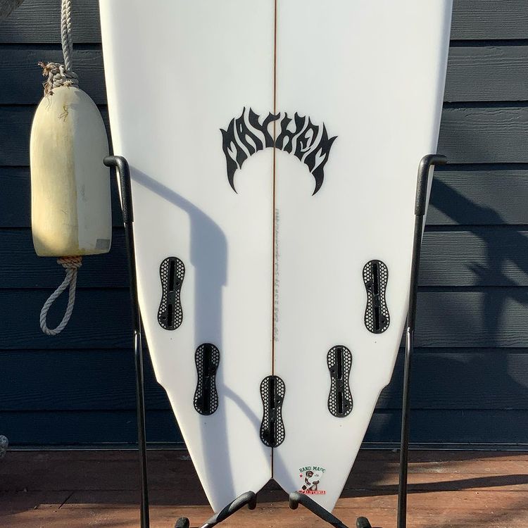 Load image into Gallery viewer, Lost RNF Redux 5&#39;10 x 20 ½ x 2 9/16 Surfboard
