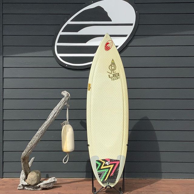 Load image into Gallery viewer, Lib Tech Bowl Series 6&#39;2 x 20 13/16 x 2 ⅛ Surfboard • USED
