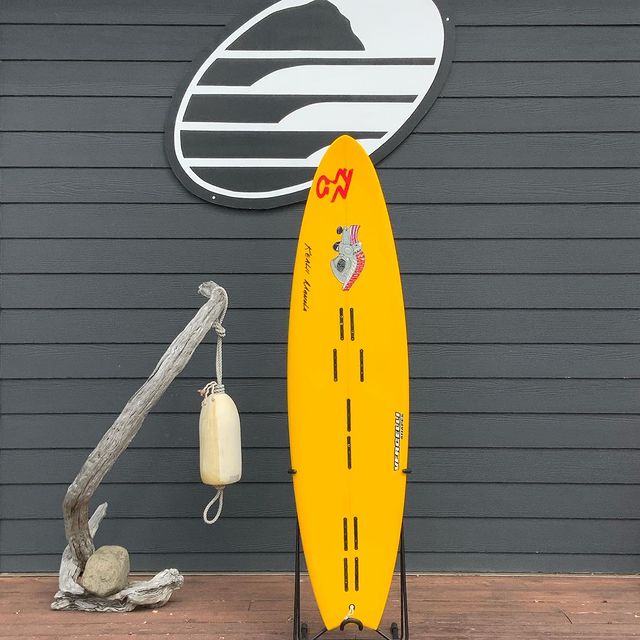 Load image into Gallery viewer, Vercelli Shapes Towboard 5&#39;6 x 16 ½ x 1 ¾ Surfboard • USED
