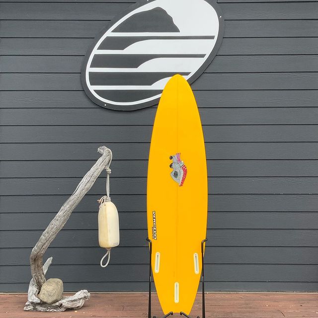 Load image into Gallery viewer, Vercelli Shapes Towboard 5&#39;6 x 16 ½ x 1 ¾ Surfboard • USED
