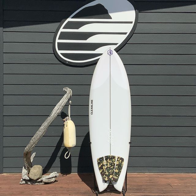 Load image into Gallery viewer, AJW Fish 5&#39;9 x 20 ¼ x 2 ½ Surfboard • LIKE NEW
