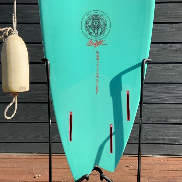 Load image into Gallery viewer, Bauer Aysm Fish 5&#39;6 x 20 x 2 ½ Surfboard • USED
