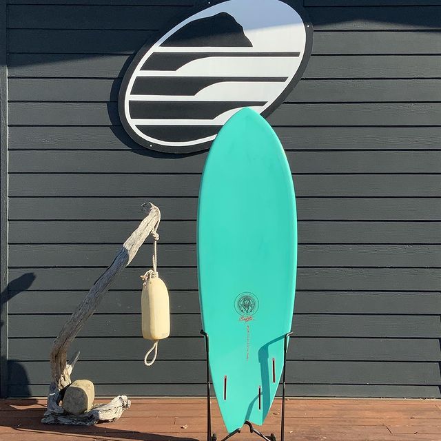 Load image into Gallery viewer, Bauer Aysm Fish 5&#39;6 x 20 x 2 ½ Surfboard • USED
