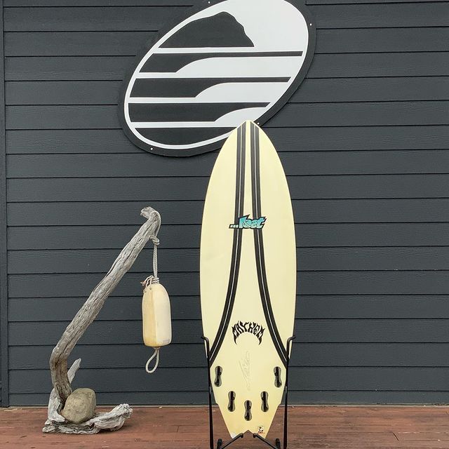 Load image into Gallery viewer, Lost RNF Redux 5&#39;5 x 19 ¼ x 2.24 Surfboard • USED
