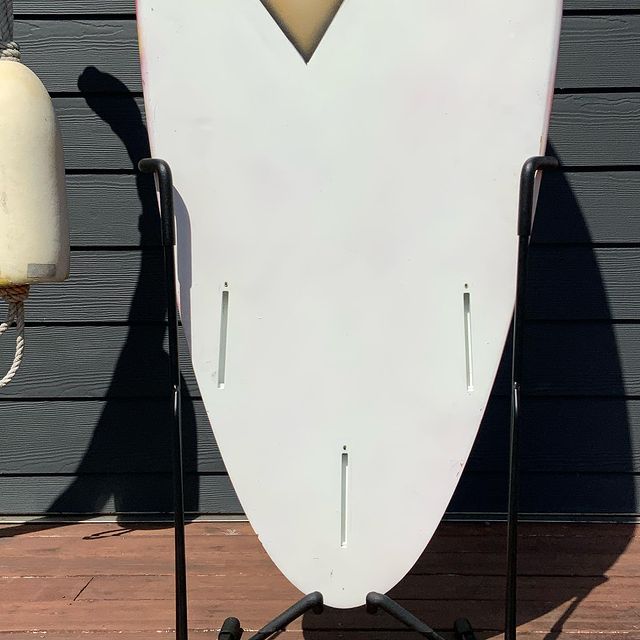 Load image into Gallery viewer, Loyd Miss Piggy 5&#39;8 x 19 x 2 ½ Surfboard • USED
