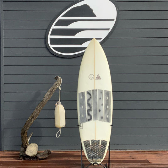 FRESTcoast Feather 5'6 x 19 x 2 ⅜ Surfboard • USED