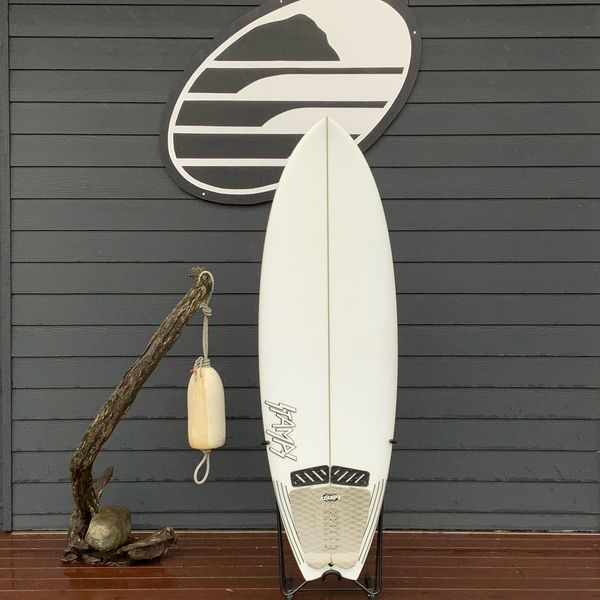 Load image into Gallery viewer, Stamps Fuse 5&#39;10 x 21 ⅜ x 2 ⅝ Surfboard • USED
