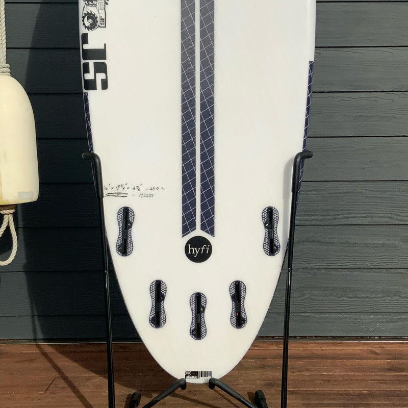 Load image into Gallery viewer, JS Industries Blak Box II 5&#39;10 x 19 ¾ x 2 ⅜ Surfboard • USED
