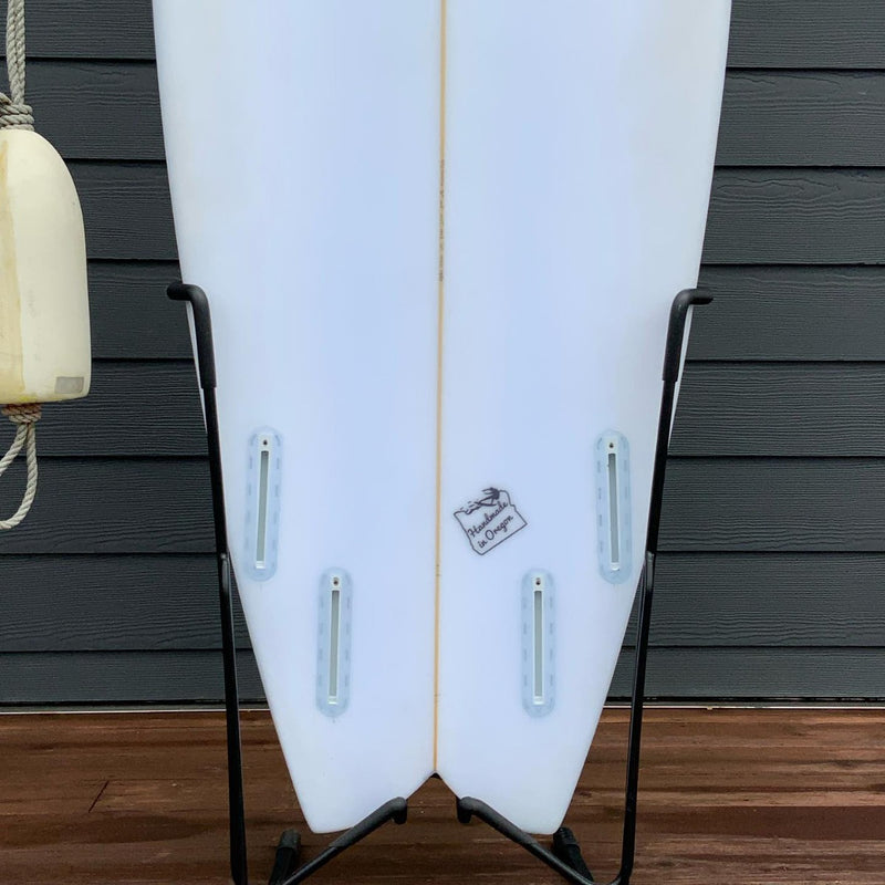 Load image into Gallery viewer, Blackfern 5&#39;10 x 21 ⅜ x 2 ½ Surfboard • USED
