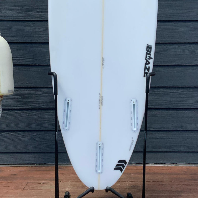 Load image into Gallery viewer, Minami The Blaze Grom 5&#39;11 x 18 ¼ x 2 ⅛ Surfboard • USED
