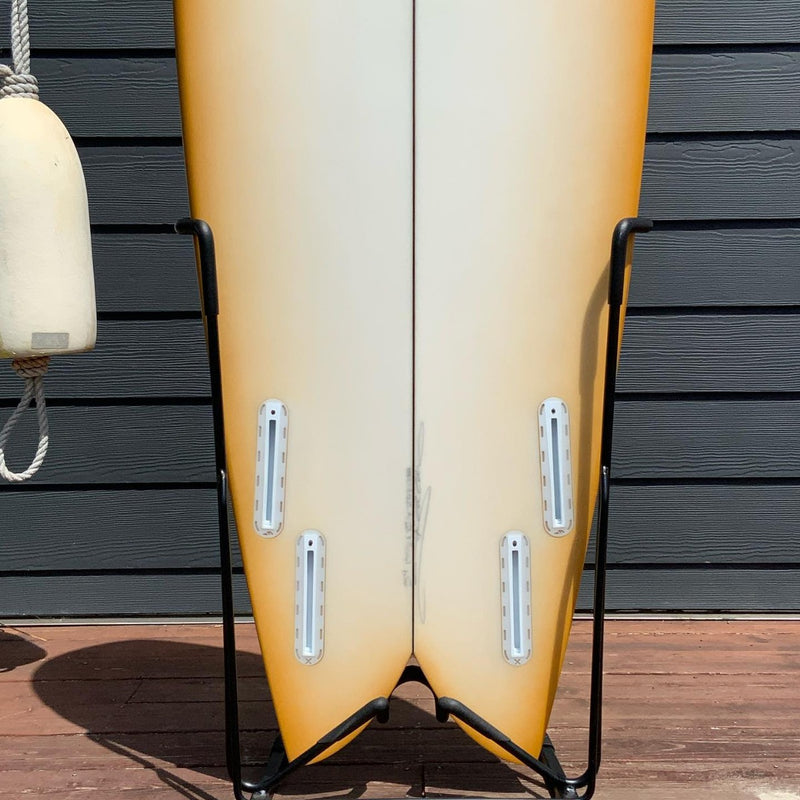 Load image into Gallery viewer, Christenson Myconaut 5&#39;4 x 19 ½ x 2 ¼ Surfboard
