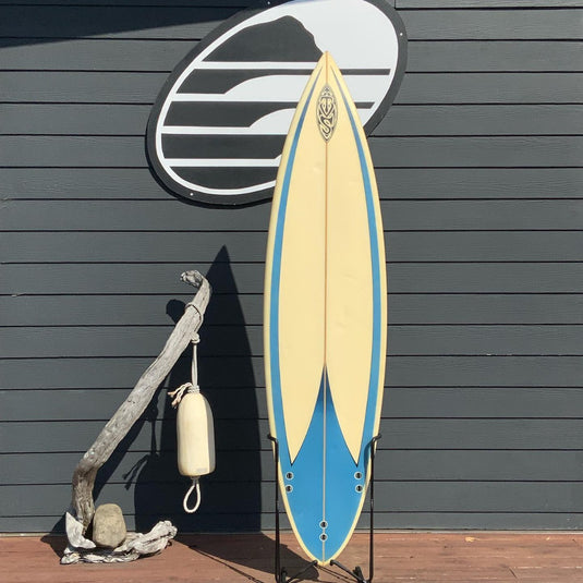 Tom Scott Batman 6'10 x 19 ¼ x 2 ⅝ Surfboard • USED