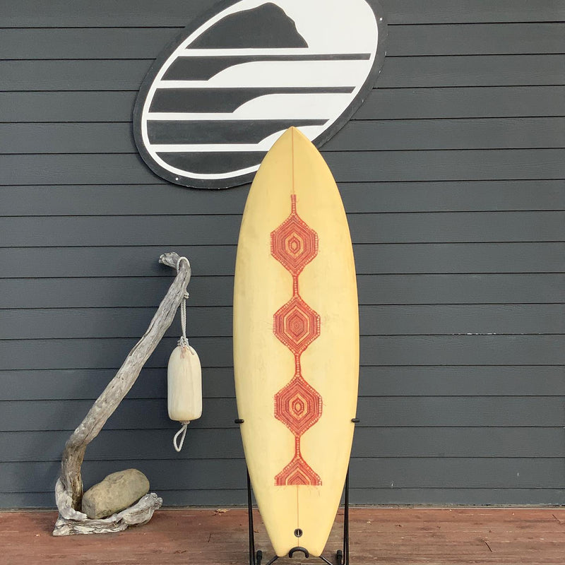 Load image into Gallery viewer, Neverlander Custom 5&#39;6 x 19 ½ x 2 ½ Surfboard • USED
