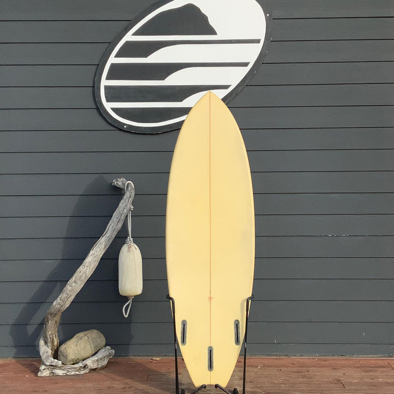 Load image into Gallery viewer, Neverlander Custom 5&#39;6 x 19 ½ x 2 ½ Surfboard • USED
