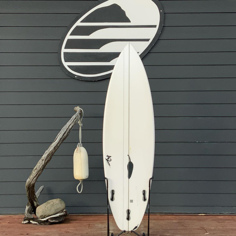 Load image into Gallery viewer, Chilli A2 5&#39;11 x 19 x 2 ⅜ Surfboard • USED
