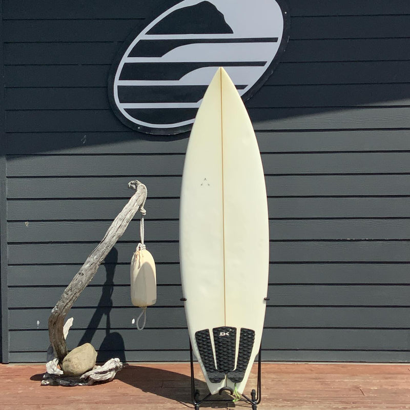 Load image into Gallery viewer, Sean Bailey Custom 6&#39;0 x 19 ⅞ x 2 ¾ Surfboard • USED
