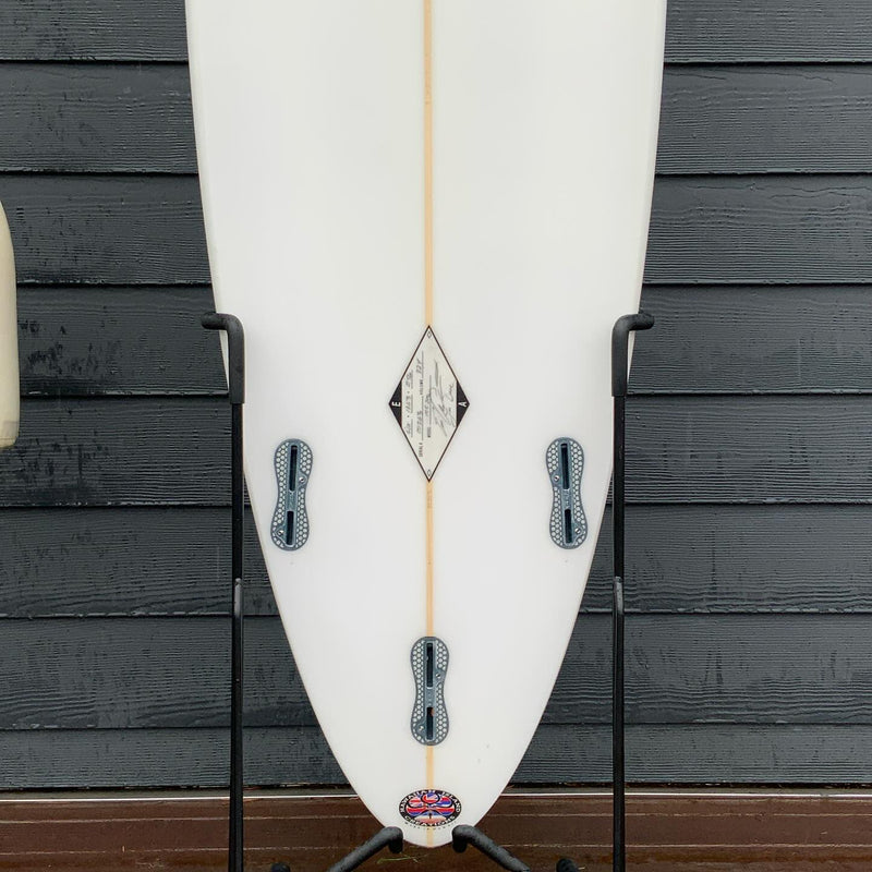 Load image into Gallery viewer, Arakawa MR200 6&#39;10 x 18 ⅝ x 2 9/16 Surfboard • USED
