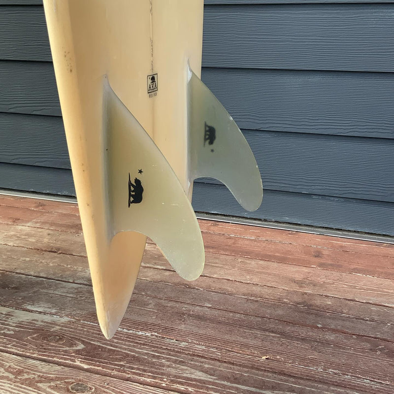 Load image into Gallery viewer, AKA Fish 5&#39;7 x 20 5/16 x 2 ½ Surfboard • USED
