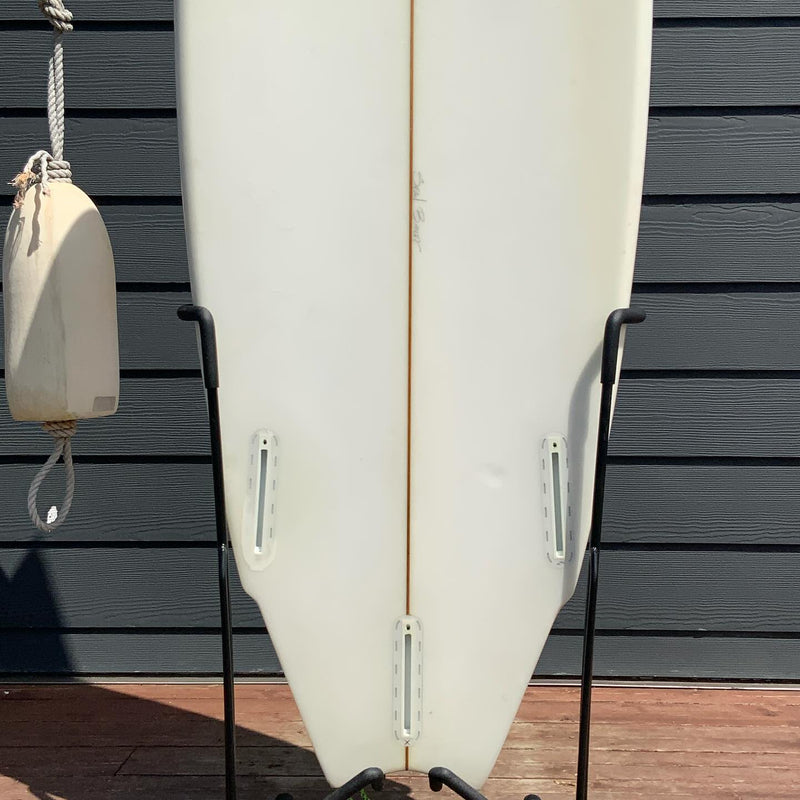 Load image into Gallery viewer, Sean Bailey Custom 6&#39;0 x 19 ⅞ x 2 ¾ Surfboard • USED
