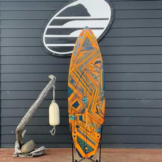 2SI Custom 6'0 x 20 ⅜ x 2 ⅝ Surfboard • USED