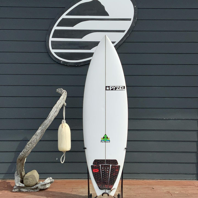 Load image into Gallery viewer, Pyzel Pyzalien II 5&#39;11 x 20 x 2 11/16 Surfboard • USED
