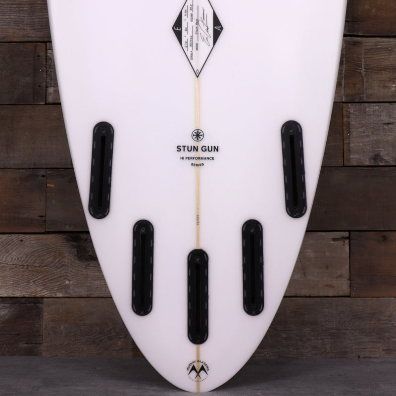 Load image into Gallery viewer, Arakawa Stun Gun 6&#39;10 x 20 x 2 ¾ Surfboard
