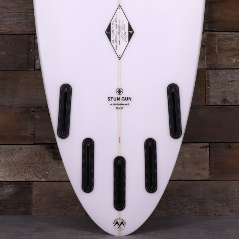 Load image into Gallery viewer, Arakawa Stun Gun 6&#39;6 x 19 ¾ x 2 ⅝ Surfboard
