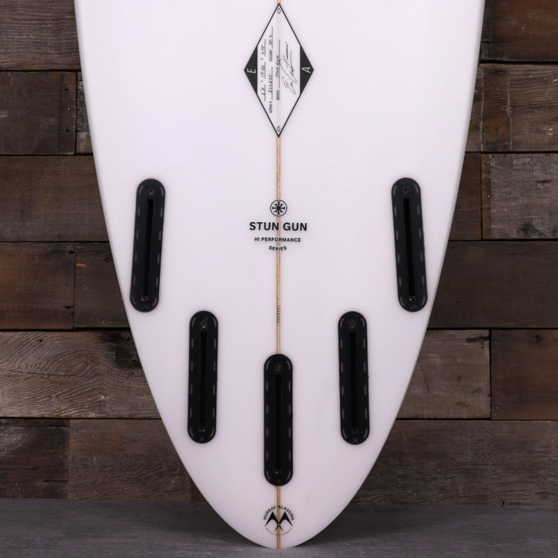 Load image into Gallery viewer, Arakawa Stun Gun 6&#39;8 x 19 ⅞ x 2 ¾ Surfboard
