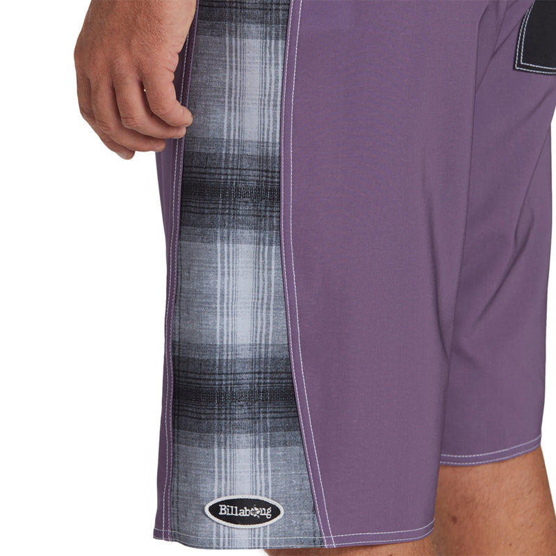 Load image into Gallery viewer, Billabong Rogue Pro 20&quot; Boardshorts
