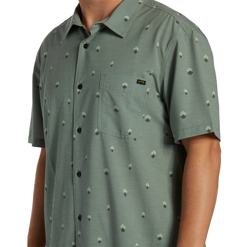 Load image into Gallery viewer, Billabong Surftrek Trail Short Sleeve Button-Up Shirt
