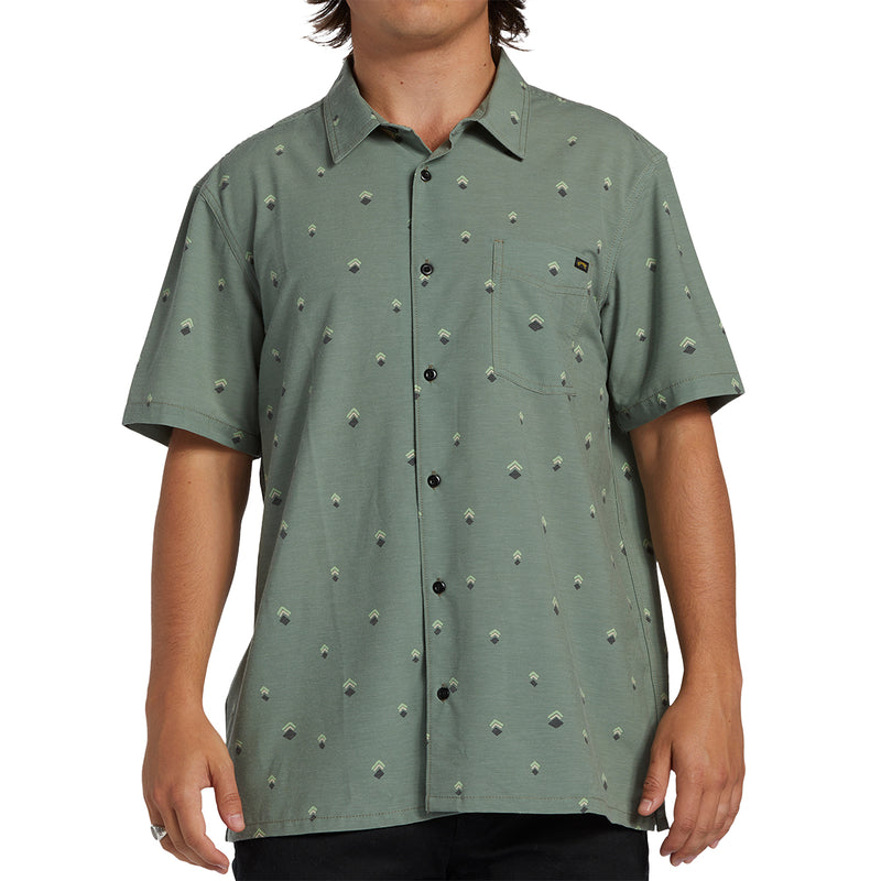 Load image into Gallery viewer, Billabong Surftrek Trail Short Sleeve Button-Up Shirt
