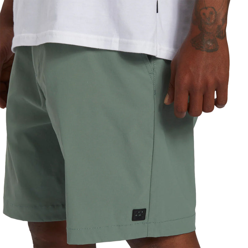 Load image into Gallery viewer, Billabong Surftrek Plus Hybrid 19&quot; Shorts
