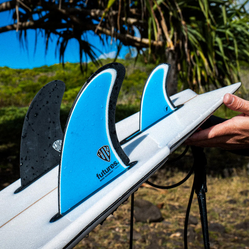 Load image into Gallery viewer, Futures Fins Mark Richards Twin + 1 Fin Set
