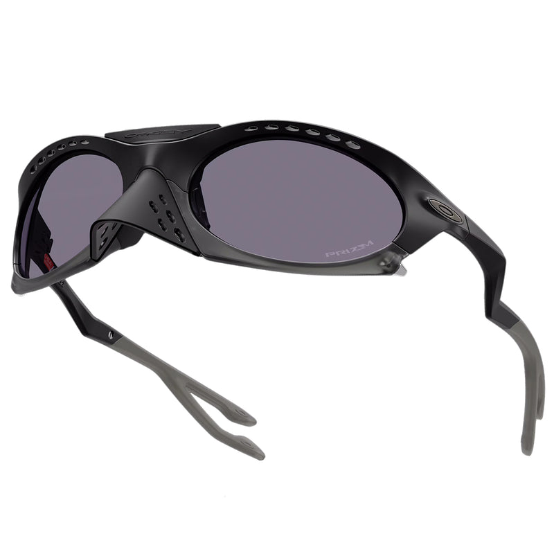 Load image into Gallery viewer, Oakley Plantaris Sunglasses - Matte Black/Prizm Grey
