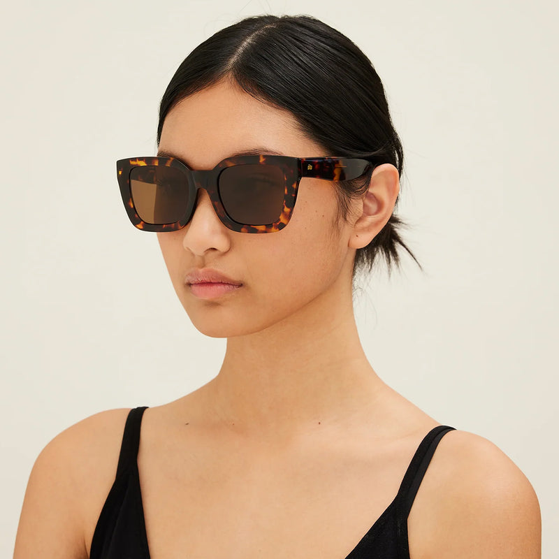 Load image into Gallery viewer, Sito Harlow Polarized Sunglasses - Maple Tortoise/Brown
