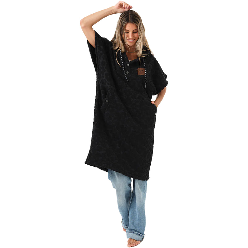 Load image into Gallery viewer, Slowtide Ginny Hooded Changing Poncho
