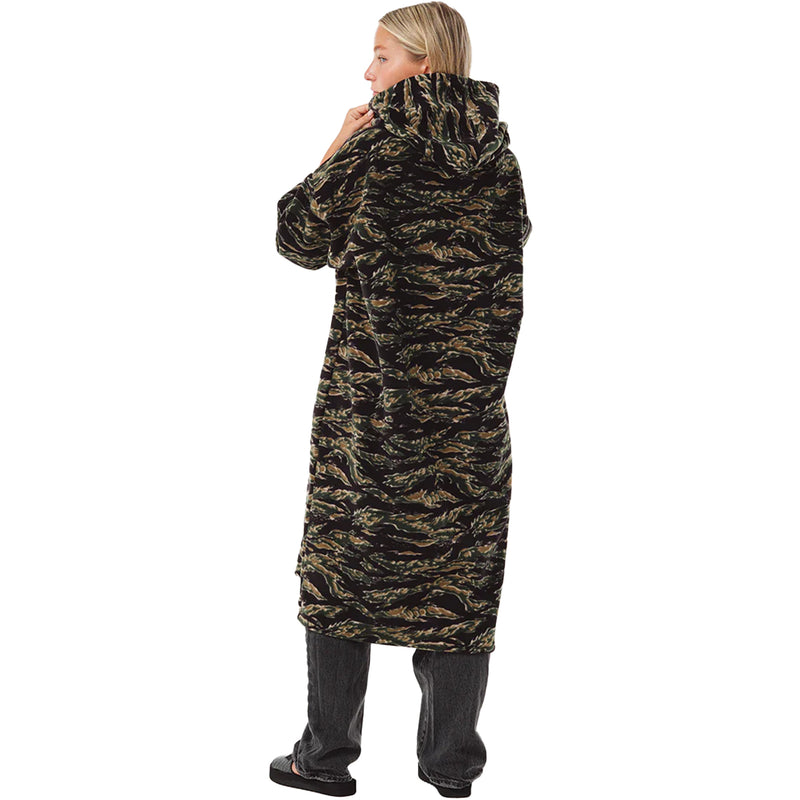 Load image into Gallery viewer, Slowtide Major Chilling Fleece Hooded Changing Poncho
