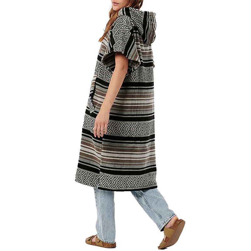 Load image into Gallery viewer, Slowtide Oso Courtyard Hooded Changing Poncho
