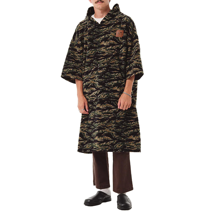 Load image into Gallery viewer, Slowtide Major Chilling Fleece Hooded Changing Poncho
