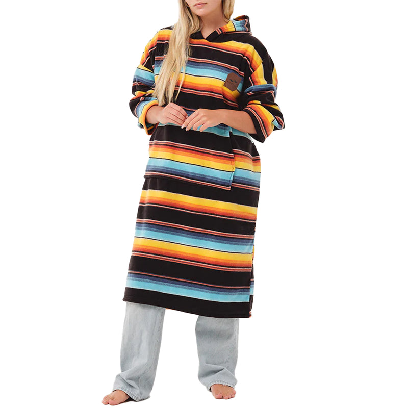 Load image into Gallery viewer, Slowtide El Cap Chilling Fleece Hooded Changing Poncho
