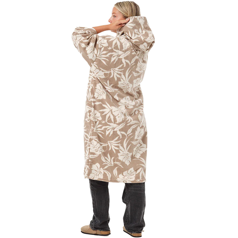 Load image into Gallery viewer, Slowtide Hauke Chilling Fleece Hooded Changing Poncho
