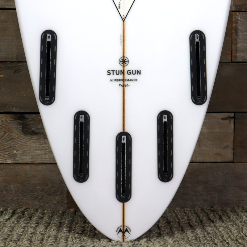 Load image into Gallery viewer, Arakawa Stun Gun 7&#39;4 x 20 ¾ x 3 ⅛ Surfboard
